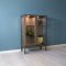 V302 Vitrine