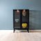 V302 Vitrine